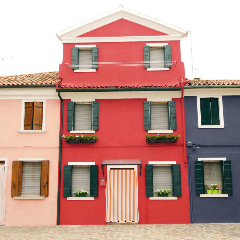 UNI:VIICI | house color instab | A PROPOS
